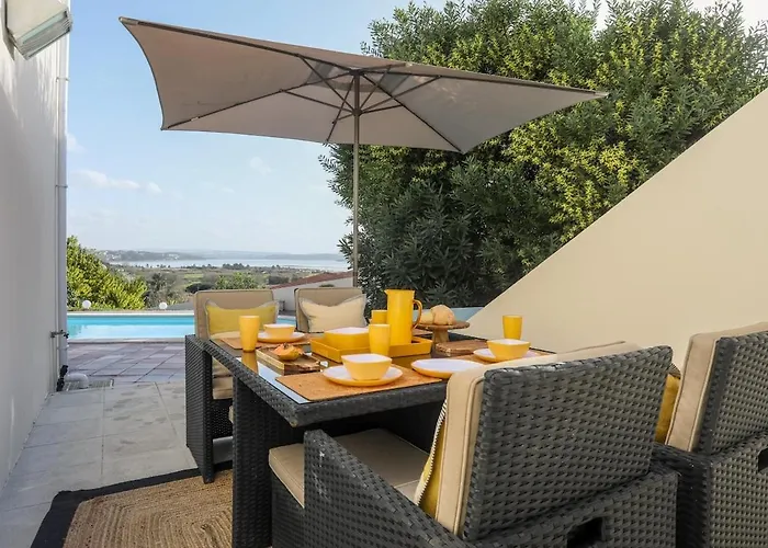 Casa Andorinha With Private Pool & Coastal Views